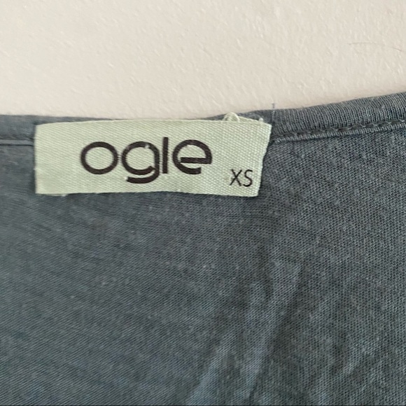 Gray Flowy Blouse with Blue Pockets | X-Small | Chic & Comfortable - Picture 6 of 6